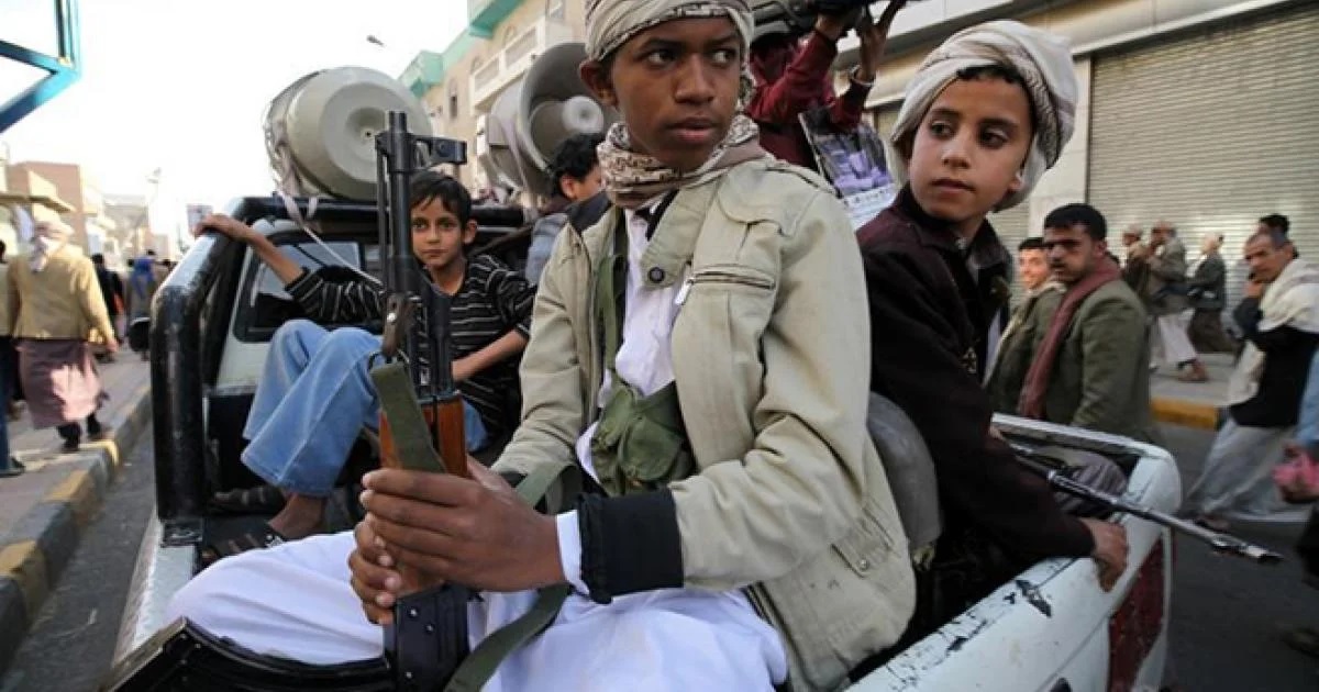 مرصد حقوقي يمني يكشف عن تأسيس الانقلابيين 83 مركزاً للاستقطاب وتجنيد الأطفال
