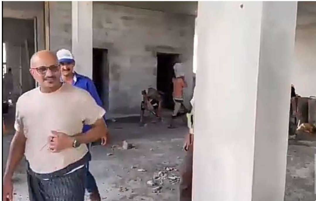 العميد طارق نزول ميداني لتفقد اعمال مطار المخاء الدولي