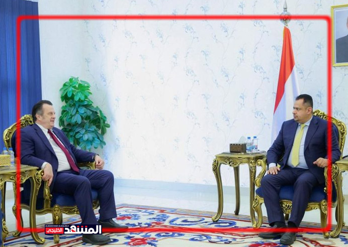 رئيس الحكومة اليمنية يشدد على ضرورة البدء بتنفيذ خطة تفريغ الناقلة صافر