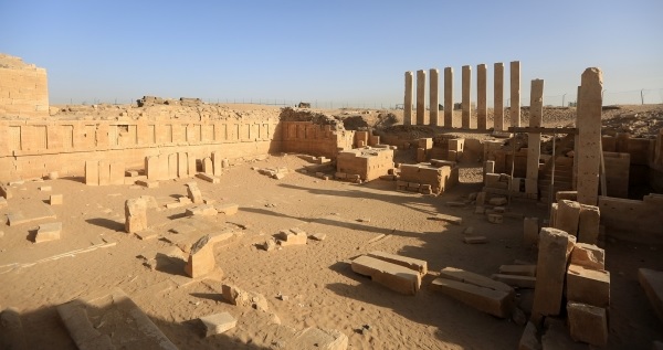 مجهولون ينهبون ويعبثون بموقع أثري في مارب