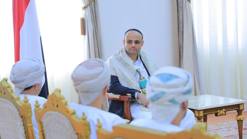 الوفد العماني يغادر صنعاء وقيادي في الميليشيا: نأمل ان نرى ثمار جهوده على أرض الواقع