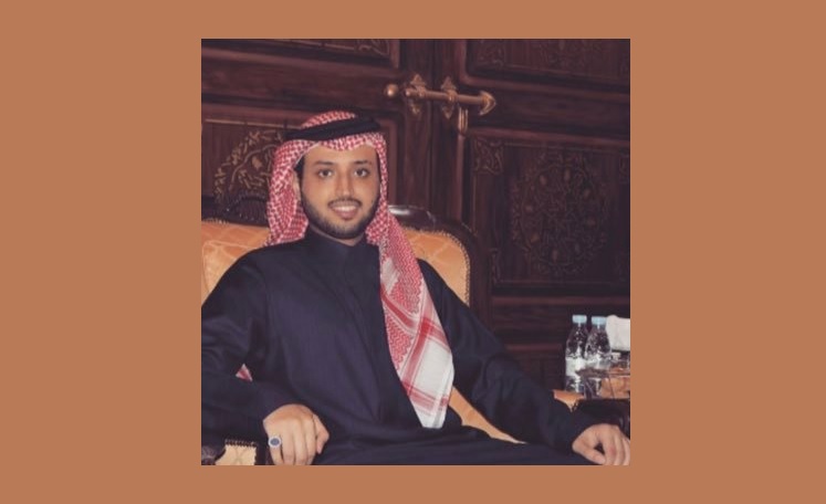 أمير سعودي يشعل جدلاً واسعاً بسبب أصول الأوس والخزرج: أقسم بالله ما شفت أبجح من بعض اليمنيين