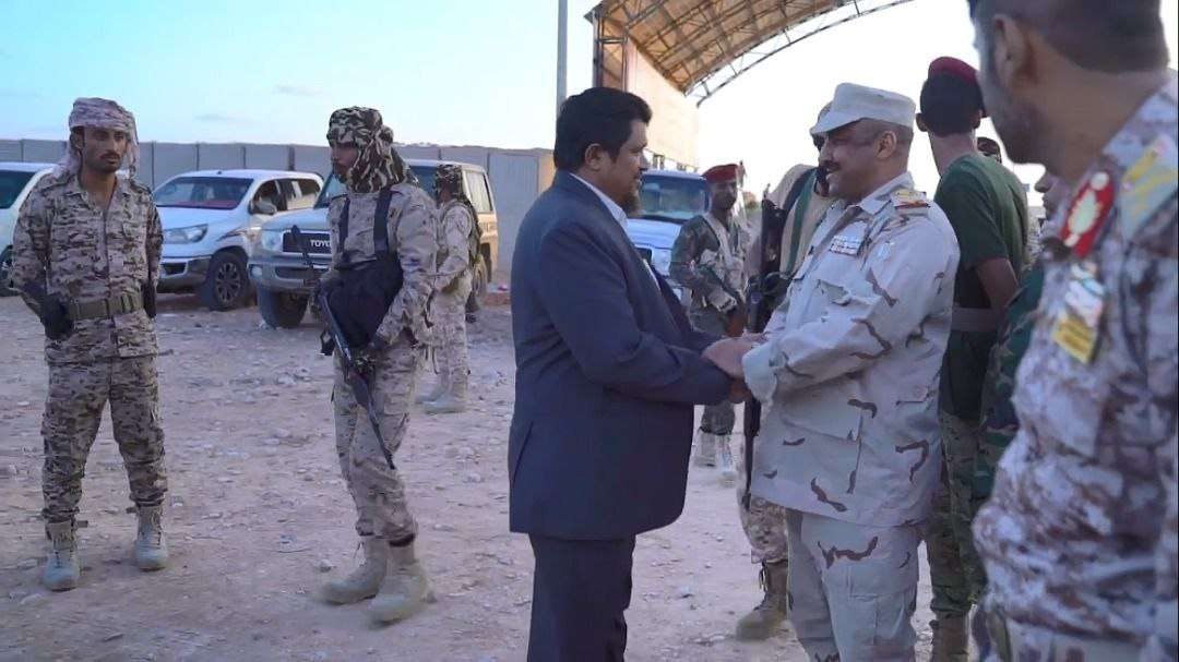 قائد المنطقة العسكرية الثانية يصل المهرة