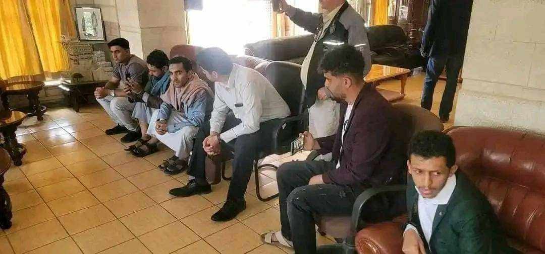 ميليشيا ايران تشن حملة ملاحقات ضد صناع المحتوى وتهددهم بالسجن واغلاق قنواتهم 
