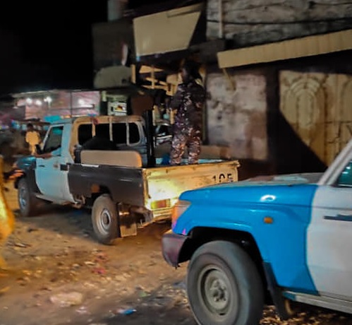 أمن تعز يضبط عصابة تقطع ونهب 