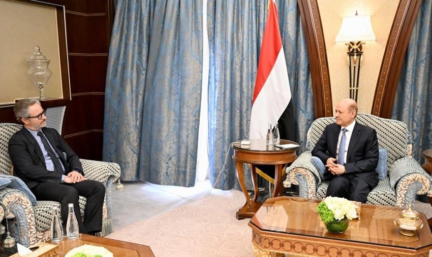 رئيس مجلس القيادة اليمني يحذر الوسطاء الاقليميين والدوليين من خطورة الرضوخ لابتزاز ميليشيا الحوثي
