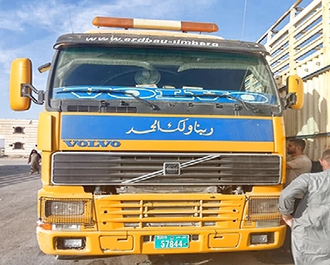 سائق سوري قدم من الامارات يتوفى داخل شاحنته شرق اليمن