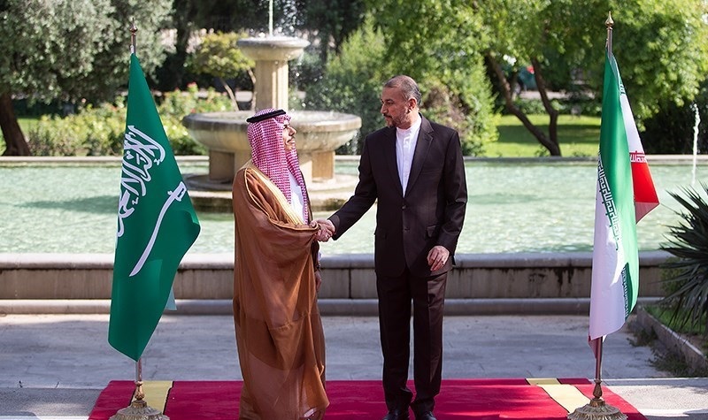 وزيرا خارجية ايران والسعودية يتبادلان اسمي سفيري البلدين ويتباحثان حول أمن المنطقة
