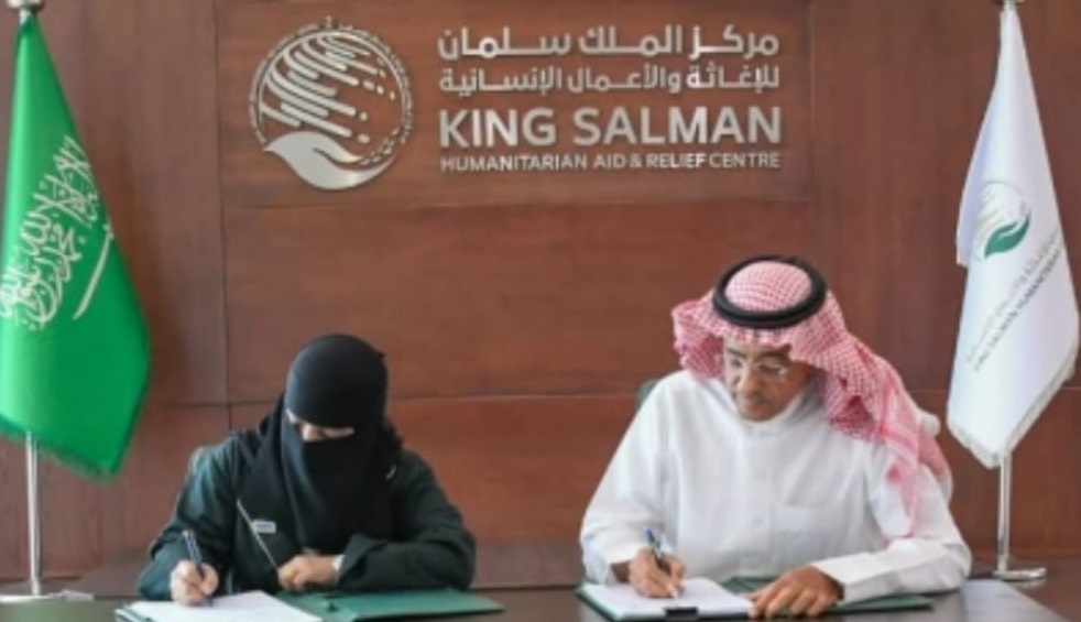 السعودية تقدم 6 ملايين دولار لتنفيذ مشروع طارئ للنازحين في 10 محافظات يمنية