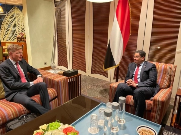 مباحثات أممية يمنية بشأن تصعيد الانقلابيين واستهداف المنشآت النفطية