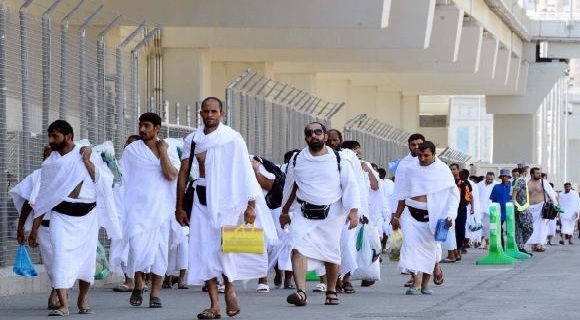 وزارة الأوقاف اليمنية تناقش آلية تفويج الحجاج