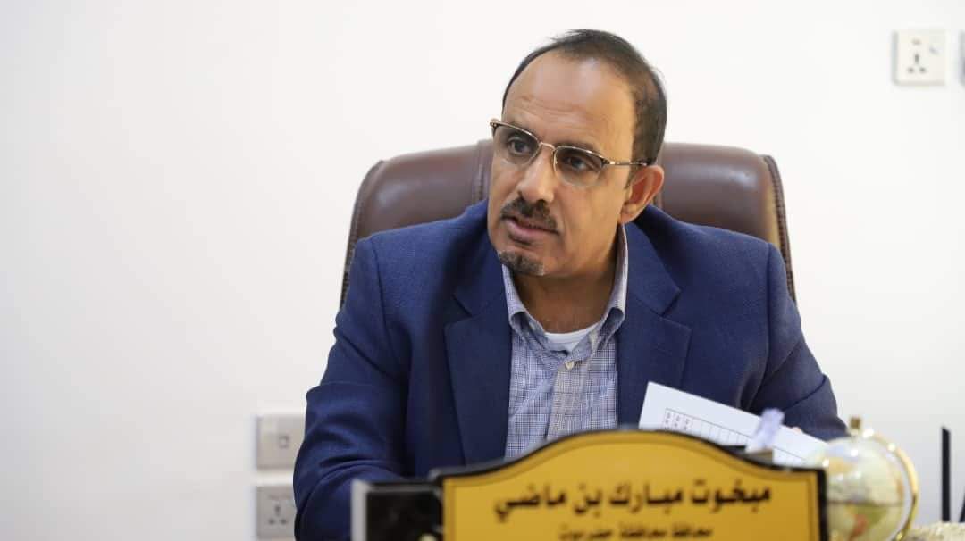 محافظ حضرموت يوجه بعرض كافة العقود والاتفاقيات قبل إبرامها مع الغير على الشؤون القانونية