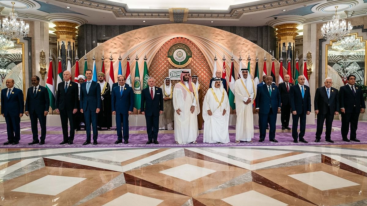 القمة العربية تؤكد على دعم الجهود الاقليمية والاممية للتوصل إلى حل سياسي لأزمة اليمن