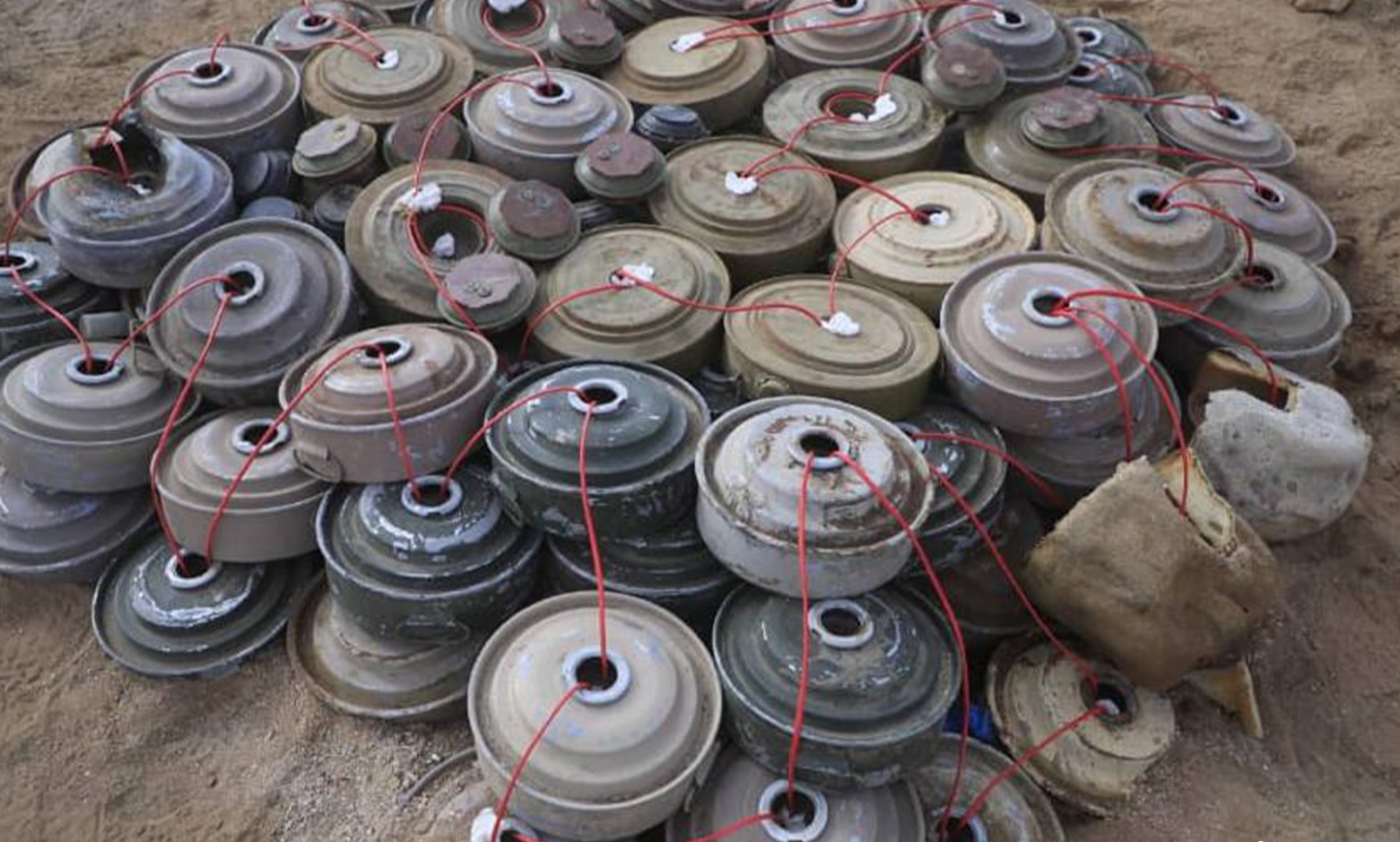 مسام السعودي ينزع 1085 لغماً وعبوة ناسفة خلال أسبوع في اليمن
