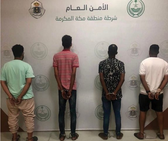 ضبط 4 جناة بينهم يمنيين تورطوا بالانتحال والسلب 