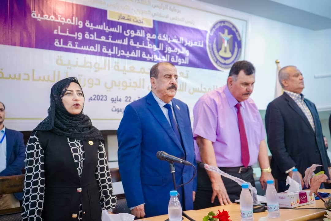 الانتقالي يدعو قواته إلى استكمال السيطرة على المحافظات الجنوبية