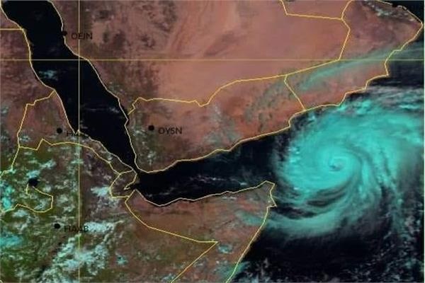 محافظ شبوة يوجه باتخاذ الاجراءات الاحترازية لتجنب مخاطر الاعصار "تيج"
