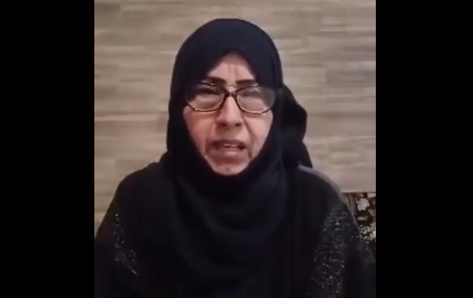 أكاديمية بجامعة عدن تتعرض لاعتداء وإصابة نجلها من قبل عناصر تتبع الانتقالي - (فيديو)