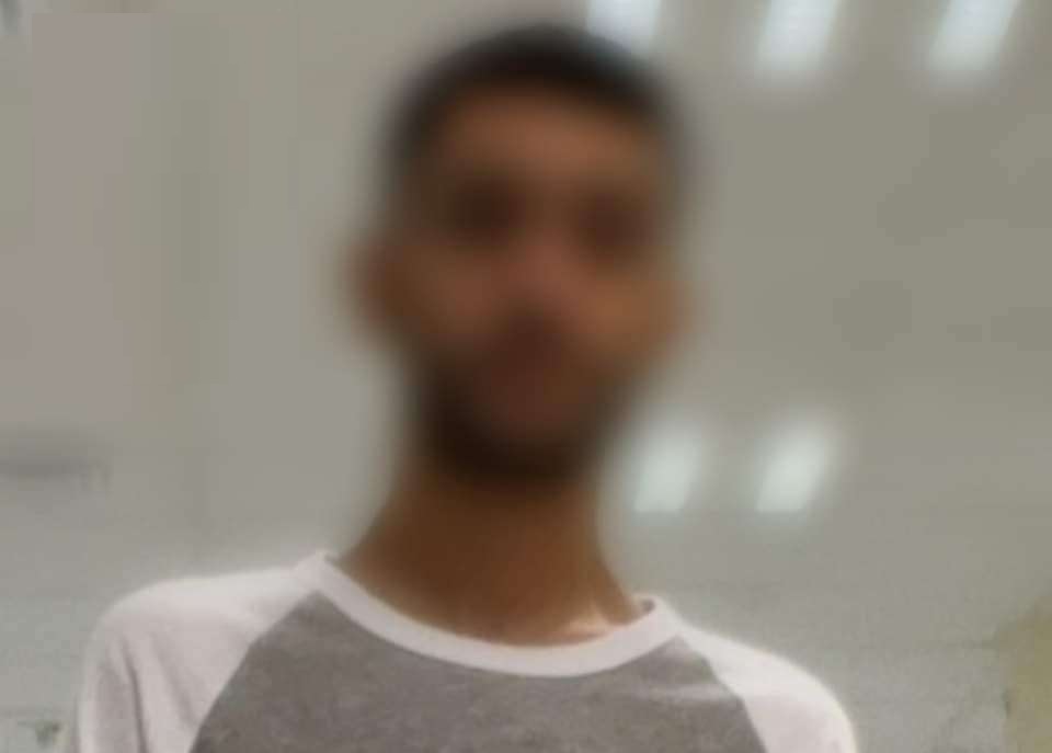 يضع برامج خفية في جوالاتهن.. ضبط عامل صيانة في عدن يبتز الفتيات بصورهن