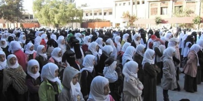 ميليشيا ايران تقيل مديرة مدرسة وسط اليمن اختيرت ضمن أفضل ست نساء مؤثرات حول العالم - (وثيقة)