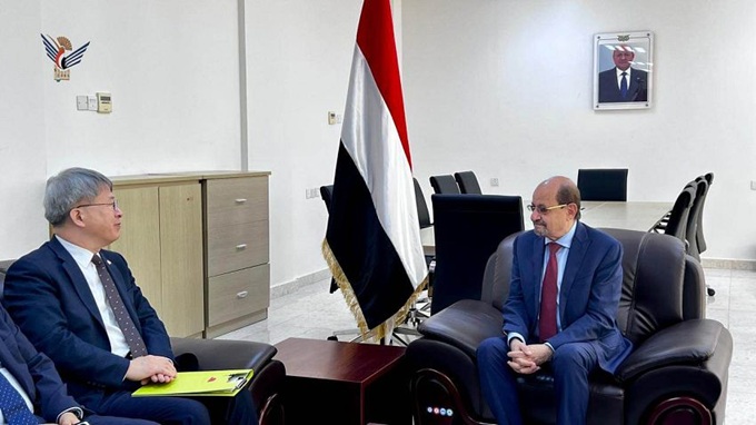 الوزير الزنداني يشيد بالدعم الكوري الجنوبي للحكومة الشرعية