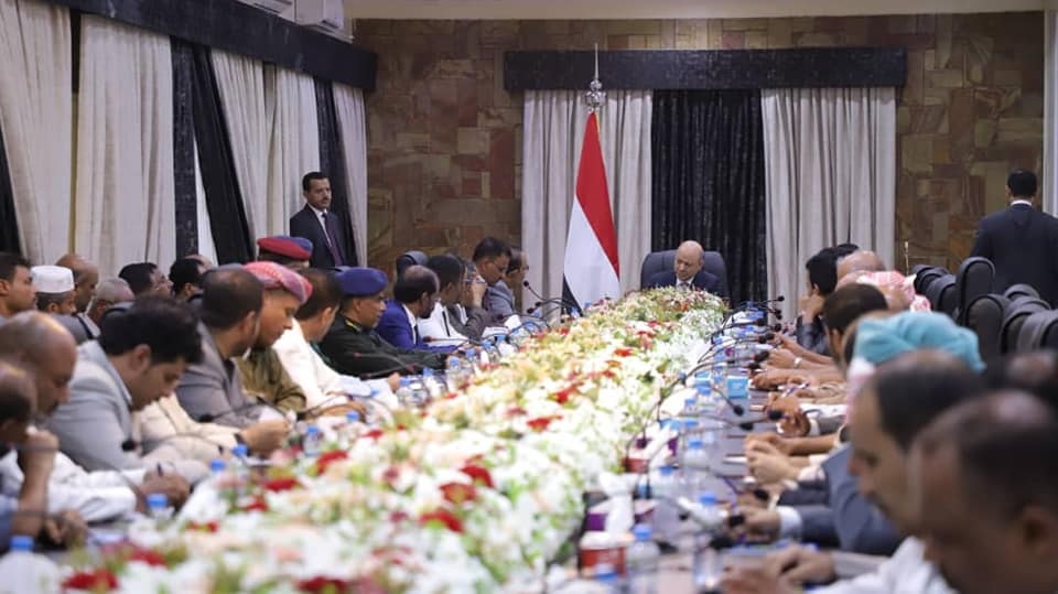 الرئيس العليمي يرأس اجتماعًا للمكتب التنفيذي بحضرموت ويؤكد على هذا الامر