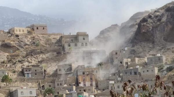 سقوط 15 مدنياً بين قتيل وجريح جراء قصف لميليشيا ايران على قرى في ريف تعز