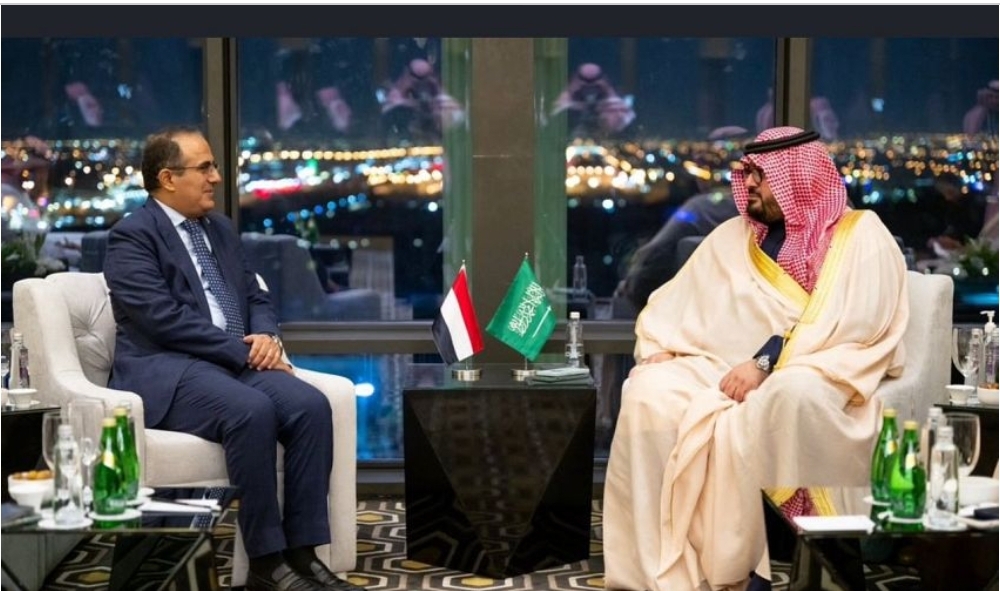 مضامين اجتماع وزير الصحة اليمني بوزير الإقتصاد السعودي