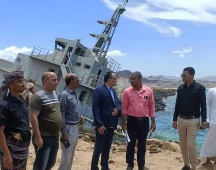 فريق هندسي مصري يزور مينائي بروم وقنا شرق اليمن