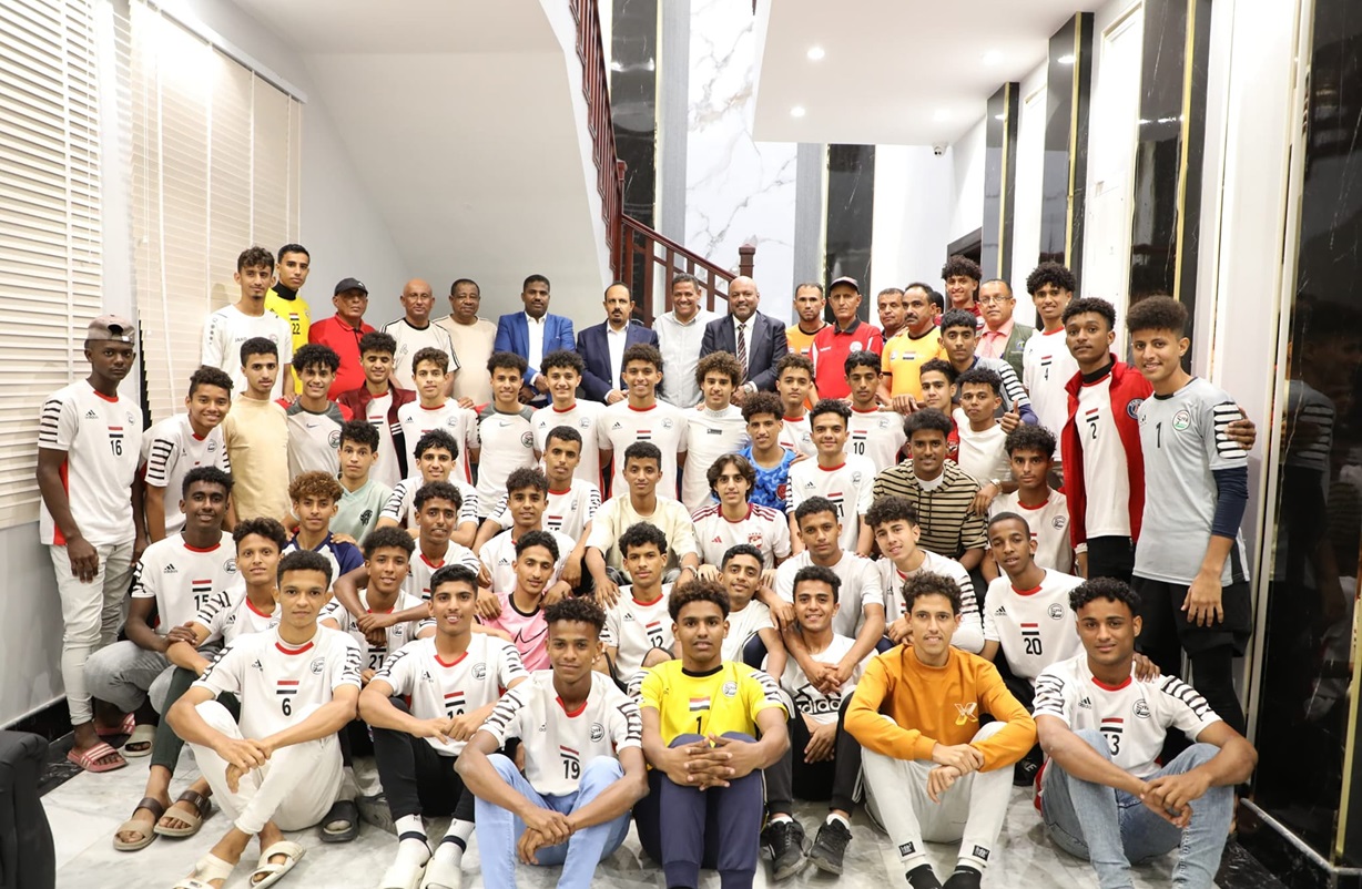محافظ حضرموت يوجّه بتجهيز منتخب الناشئين وتسهيل نقله الى سلطنة عُمان