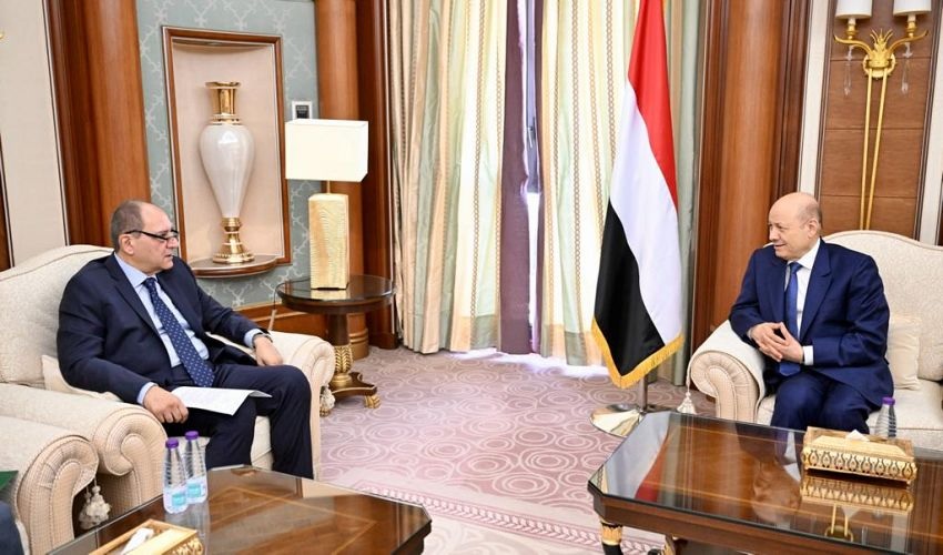 السيسي يصدر توجيهاً جديداً بشأن دخول اليمنيين إلى مصر.. ورئيس مجلس القيادة يعلق