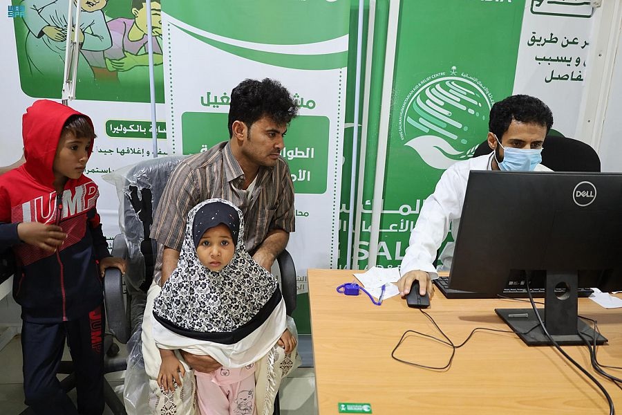 مركز سعودي يواصل تنفيذ خدماته الصحية والبيئية في محافظتي حجة وصعدة