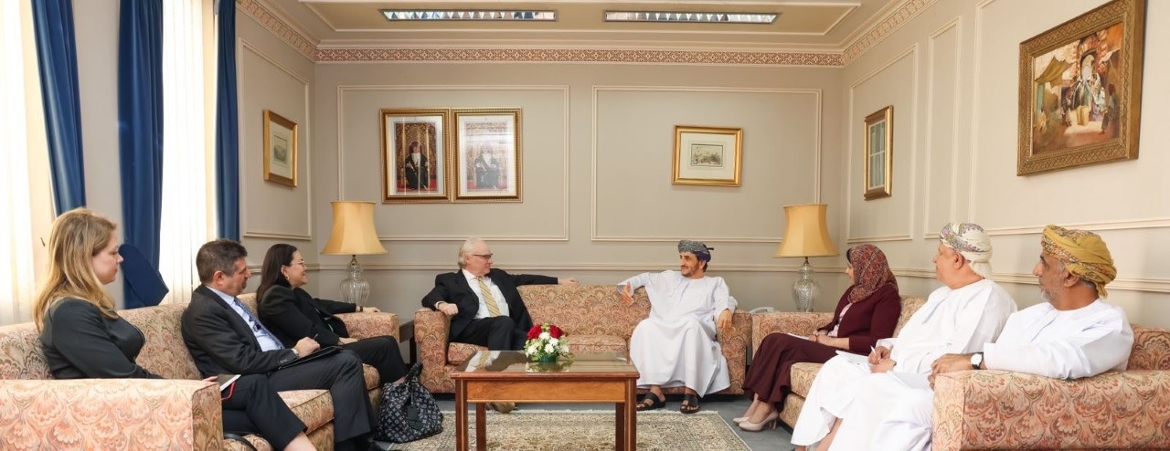 مباحثات عمانية أمريكية بشأن جهود الوصول إلى حل سياسي في اليمن