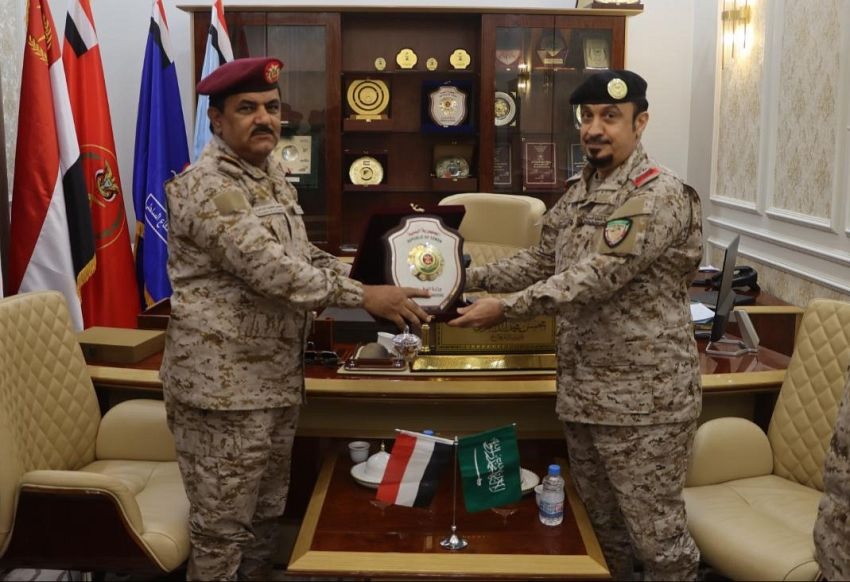 اليمن والتحالف العربي يبحثان طبيعة الموقف العسكري في ظل التصعيد الحوثي