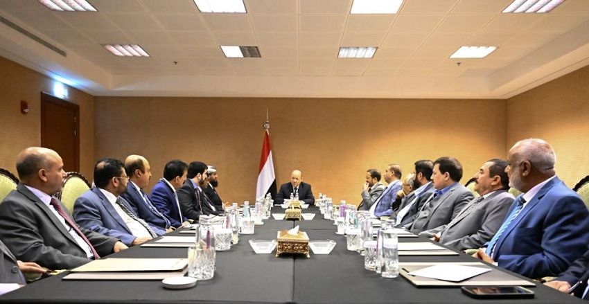 أول تحرك رئاسي لإسناد الغضب الشعبي في مناطق الحوثيين والكشف عن ارقام مهولة نهبتها الميليشيا