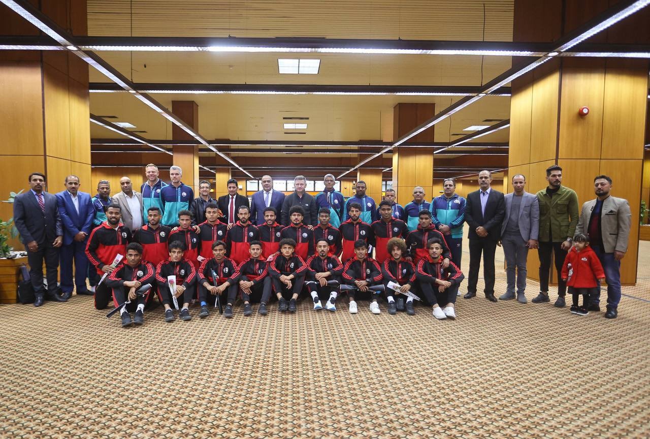 منتخب اليمن يصل إلى البصرة للمشاركة في بطولة خليجي25