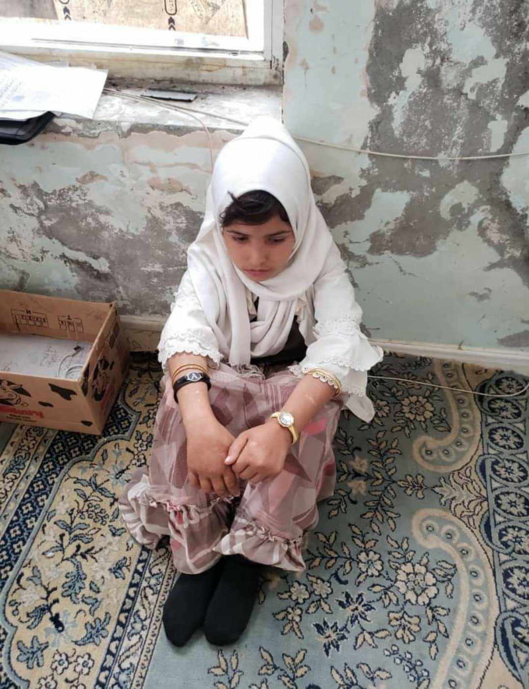 طفلة يمنية عذبت من والدها وزوجته وأقاربه وبيعت بثمن بخس وفي الاخير كانت الصدمة (وثائق + فيديو)