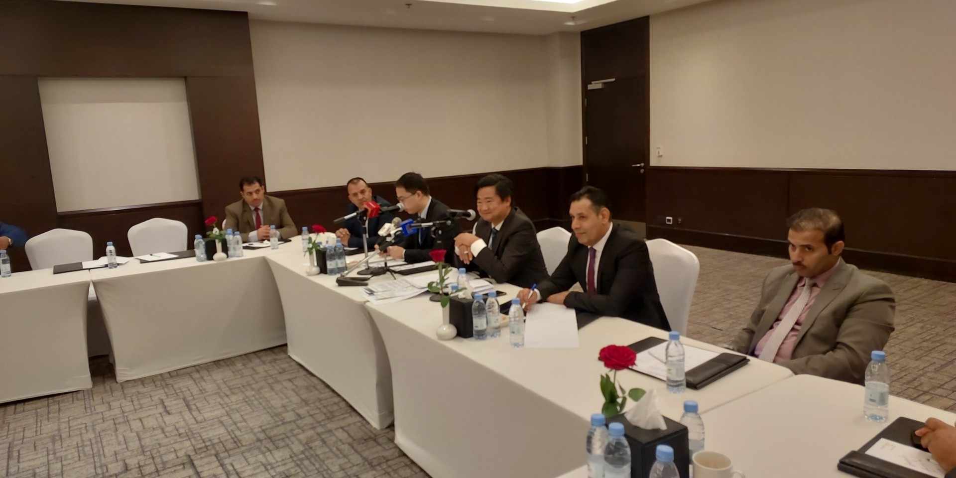 القائم باعمال سفارة الصين لدى اليمن: حل الدولتين المسار الوحيد للسلام ويجب الوقف الفوري لاطلاق النار بين اسرائيل وحماس