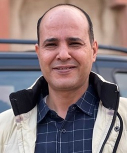 مصطفى غليس : نظرية الفائض للدكتور حمود العودي من منظور حوثي